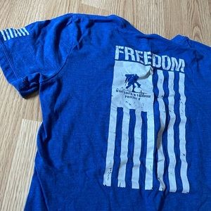 Under Armour size small women’s t shirt loose fit heat gear